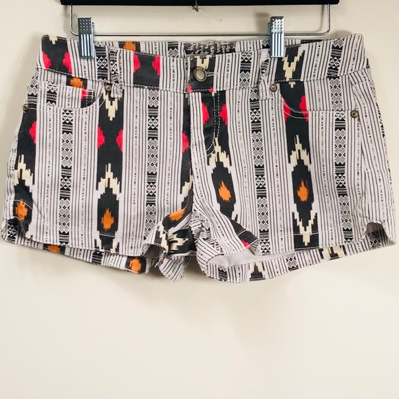 Hot Kiss Cici Shorts Aztec Print Size 7‎ - Picture 1 of 8